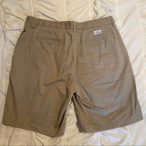 Vineyard vines khaki shorts